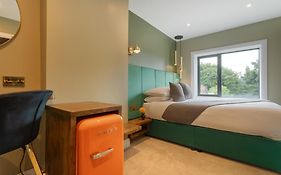 34 On The Hill - Boutique Townhouse